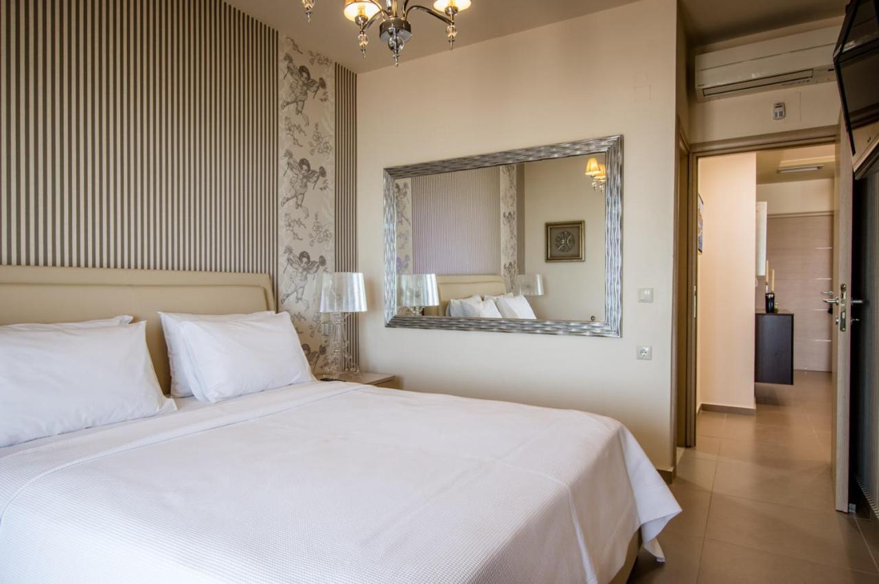 White Crystal Beachfront Gournes Gouvon