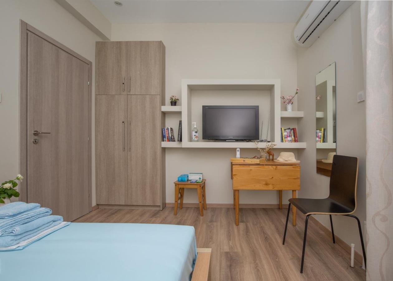 Cosy With Terrace Near Metro Station Athens