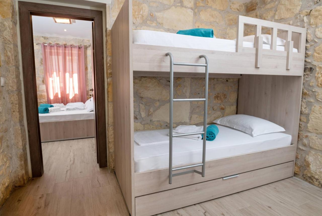 Olympia, 4 Bedroom For Up To 14 Persons, 400 Meters From The Long Sandy Paralia Kourna