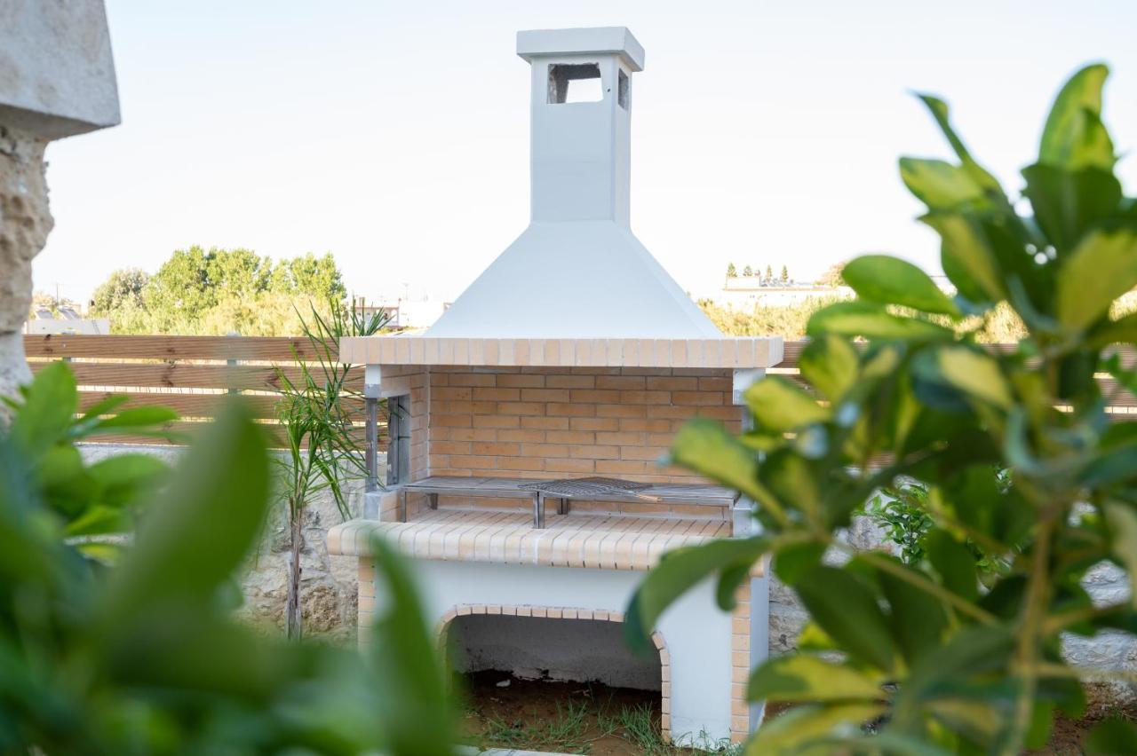 Olympia, 4 Bedroom For Up To 14 Persons, 400 Meters From The Long Sandy Villa