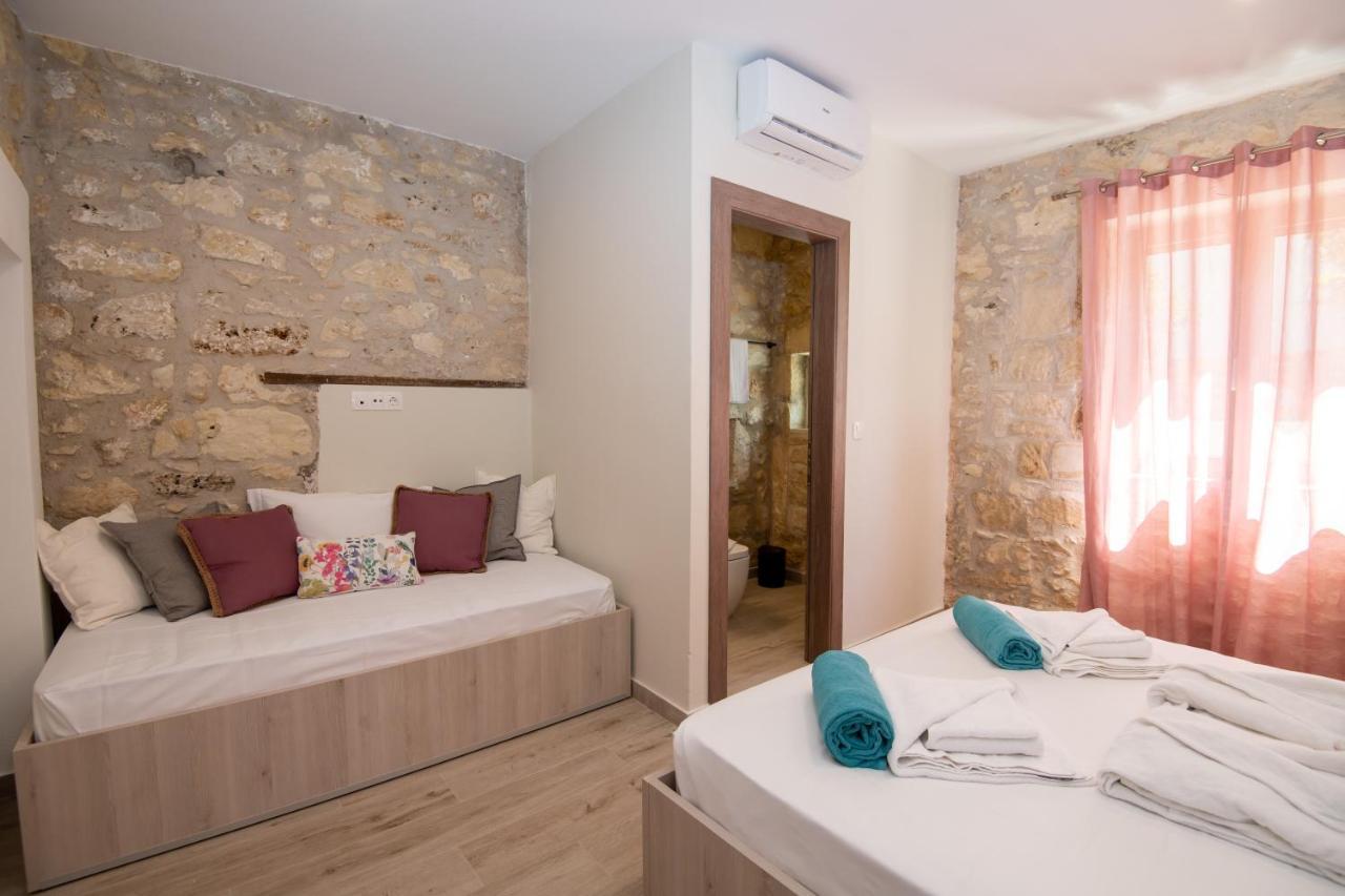 Olympia, 4 Bedroom For Up To 14 Persons, 400 Meters From The Long Sandy Villa