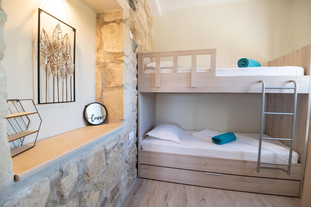 Olympia, 4 Bedroom For Up To 14 Persons, 400 Meters From The Long Sandy * Paralia Kourna