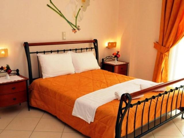 Aparthotel Finiki Plaza 3*