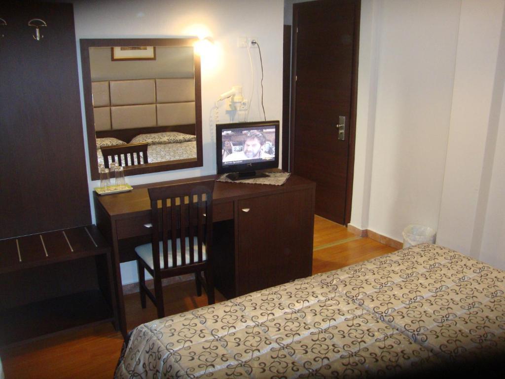 Emporiko Hotel