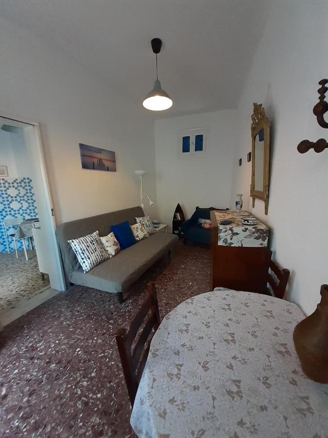 Cycladic House White And Blue In Kato Chora