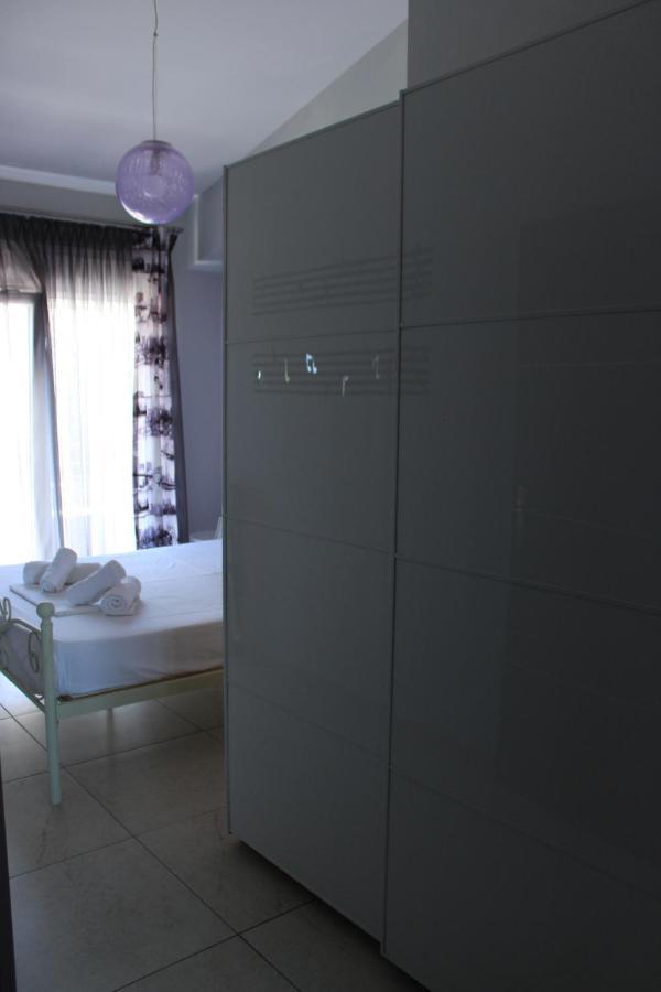 Lakis Luxury *