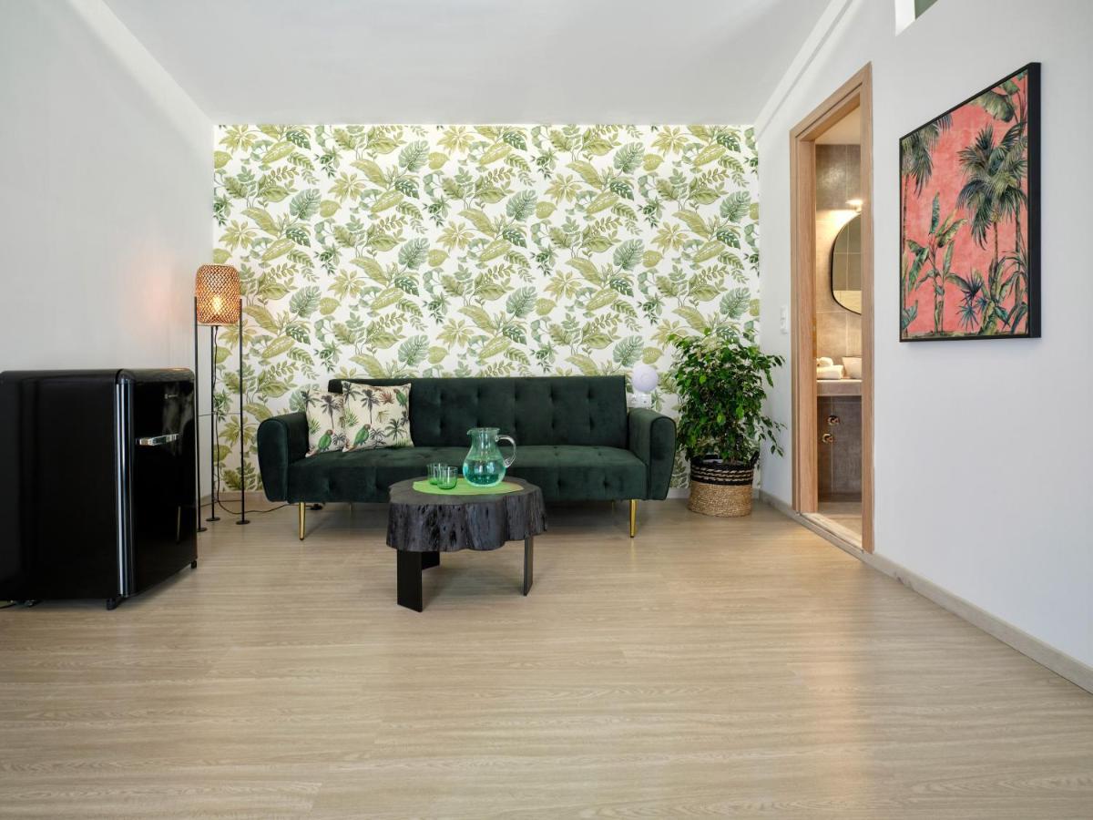The Tree Apartment *