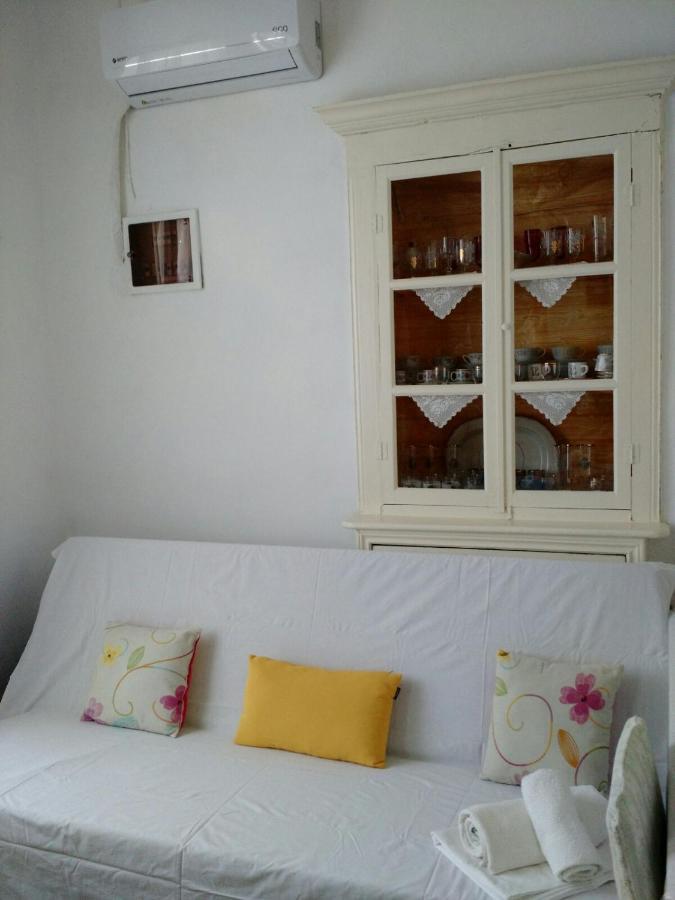 Marthas Traditional House *