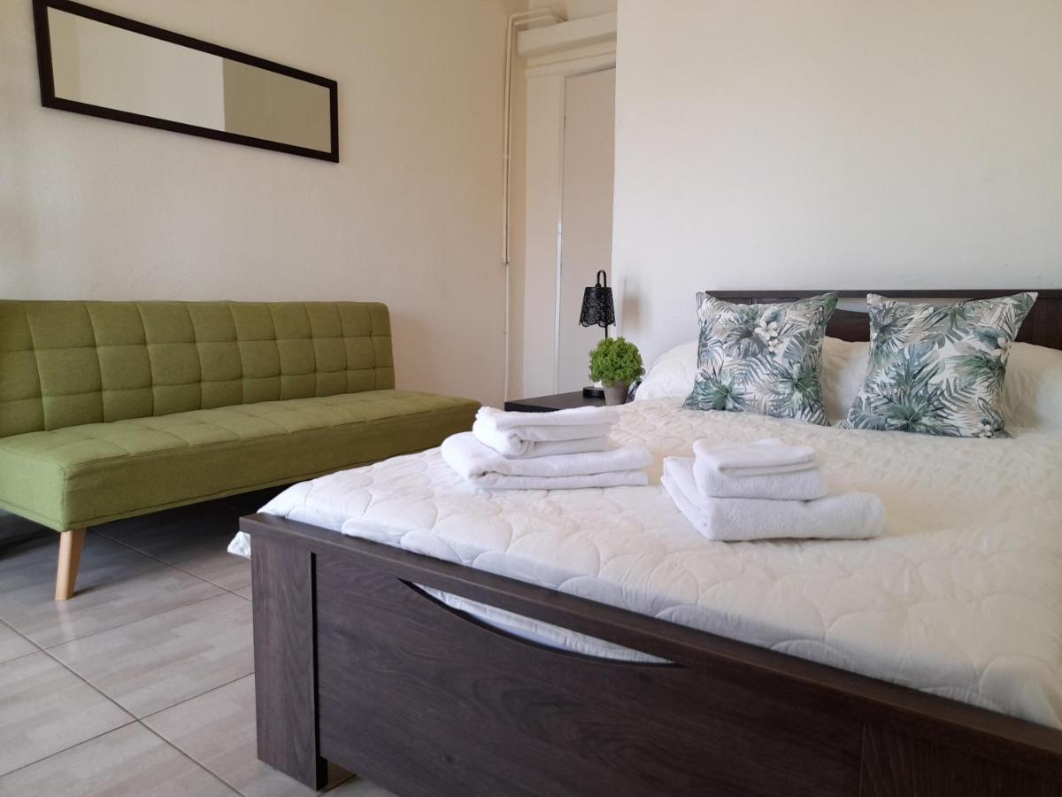 Guest house Akrogiali *