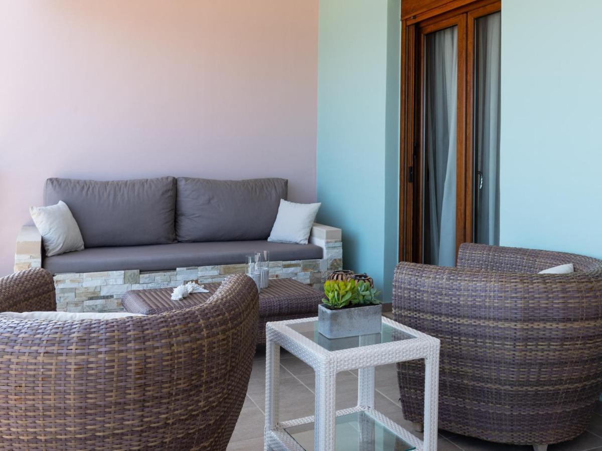 White Crystal Beachfront Apartment