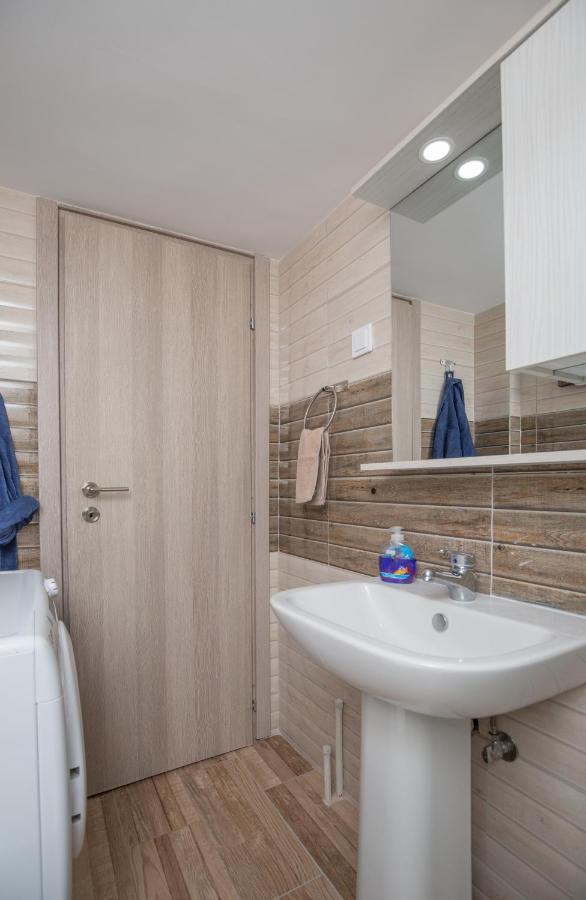 Cosy With Terrace Near Metro Station *