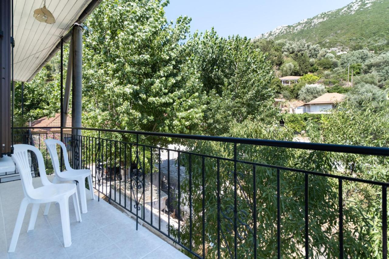La Olga Lefkada *