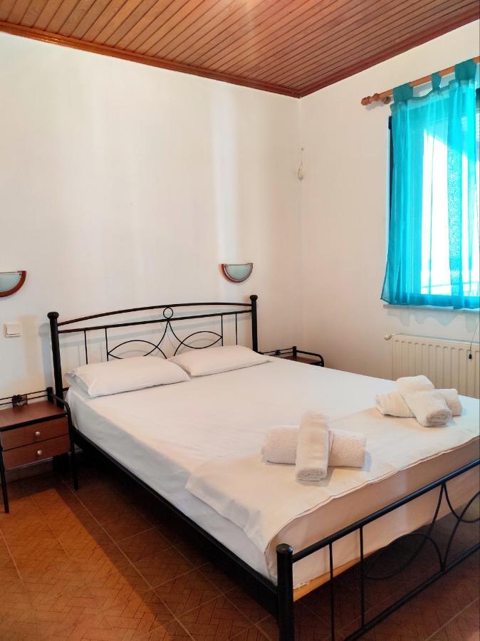 Limanaki Apartment *