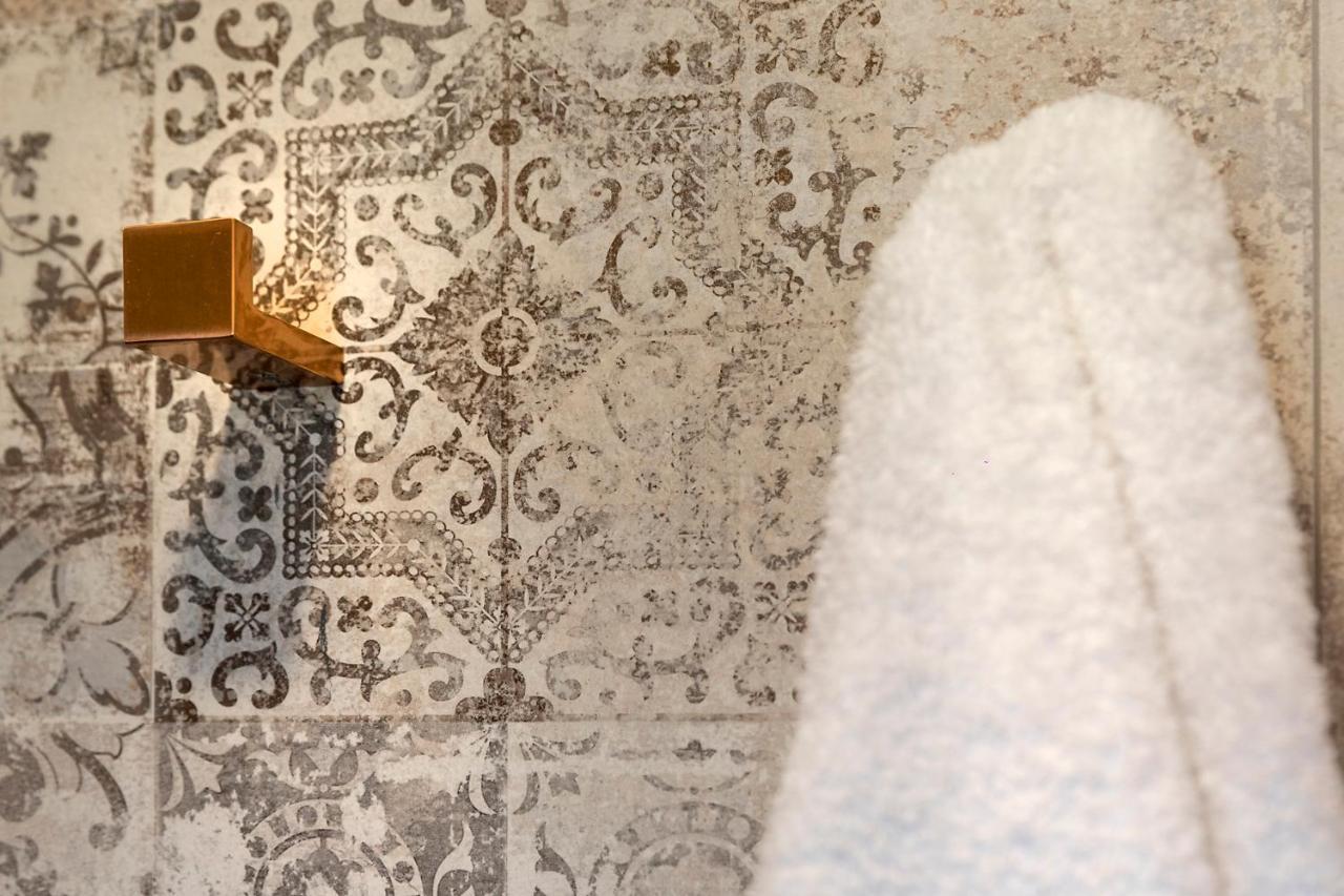 Santo Bloom Luxury