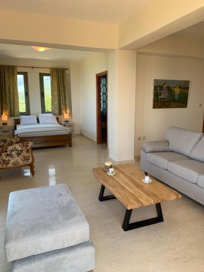 Ventana Villa *