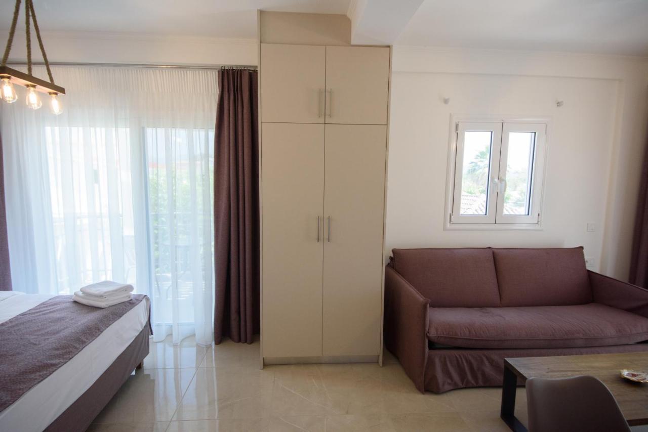 Golden Apartment