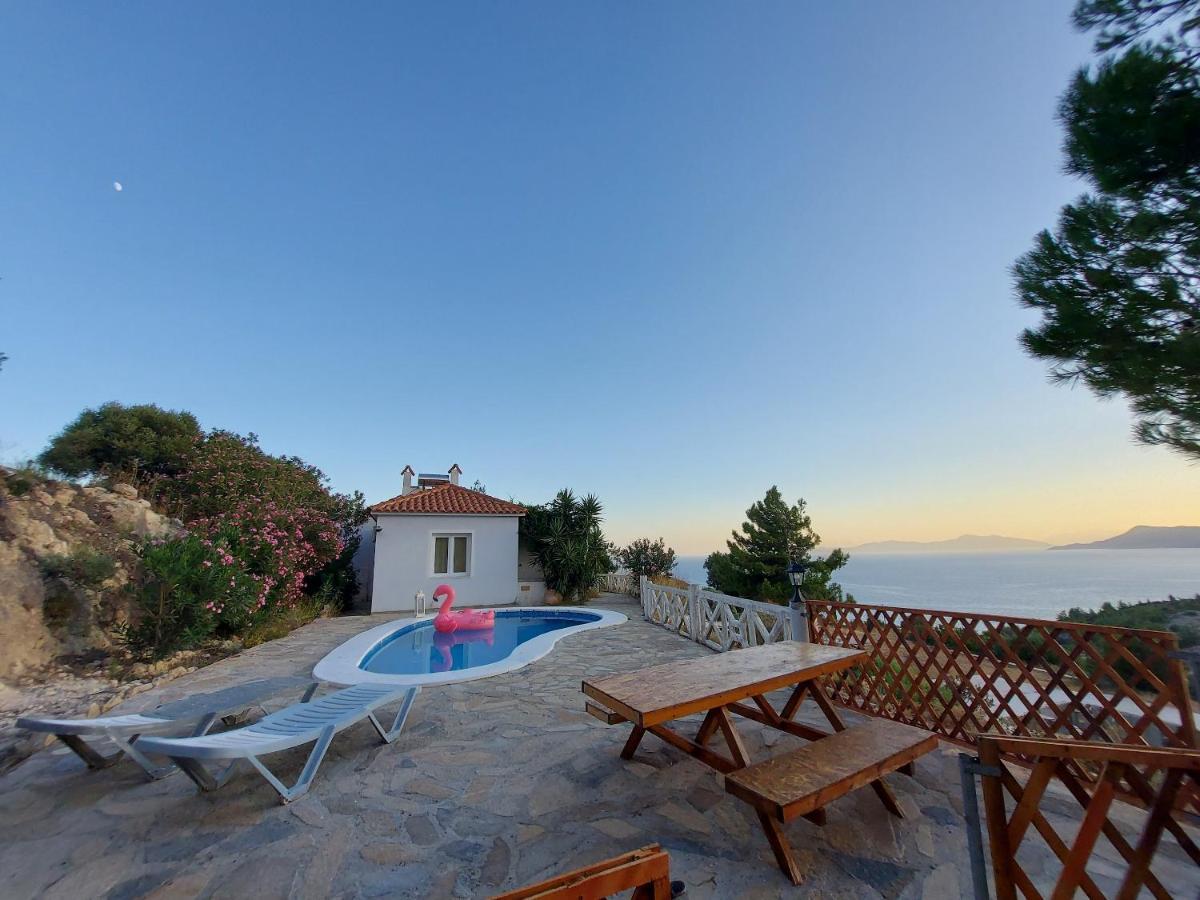 Beautiful House Located On A Hill, With A Spectacular Sea View Holiday home *