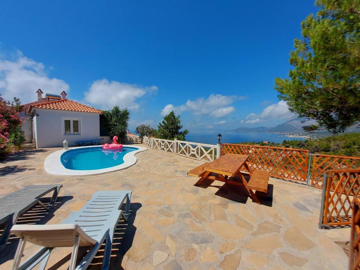 Beautiful House Located On A Hill, With A Spectacular Sea View Holiday home *