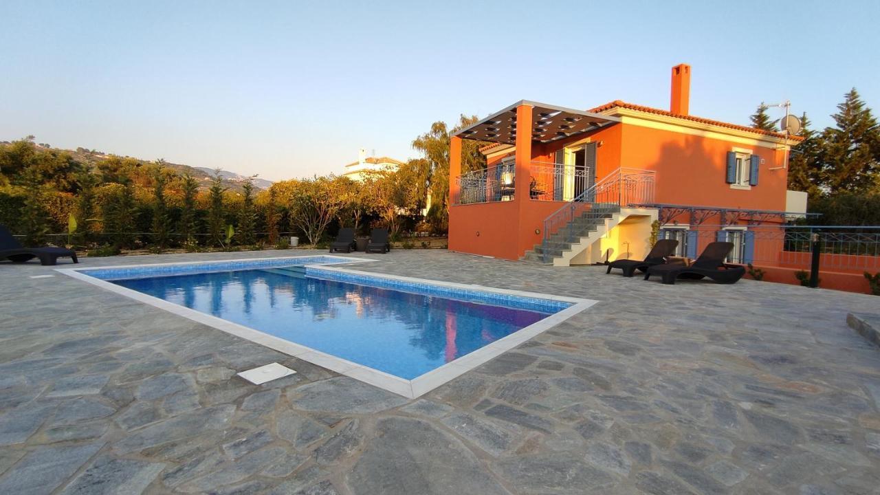 Villa Eglina Villa's