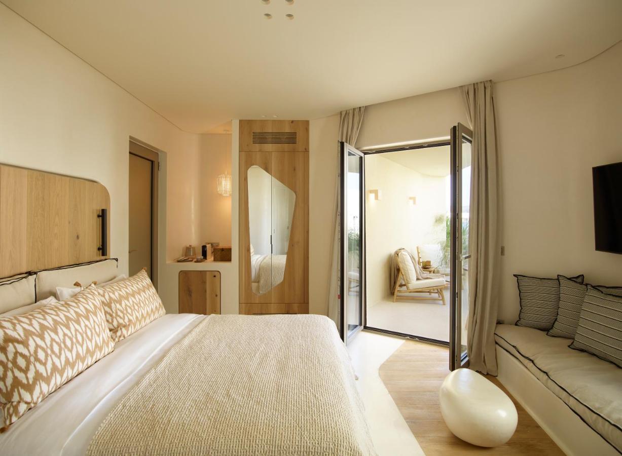 White Pebble Hotel 5*
