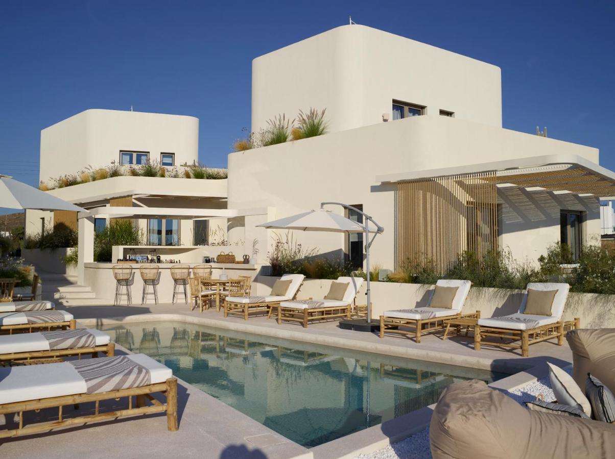 White Pebble Hotel