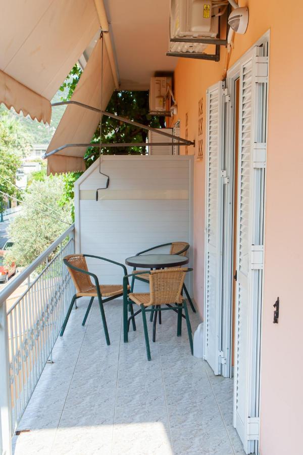 Loula And Hotel 2*