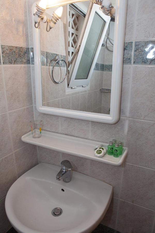 Hotel Loula And
