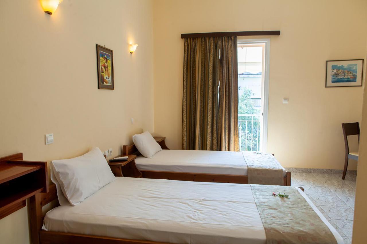 Loula And Hotel 2*