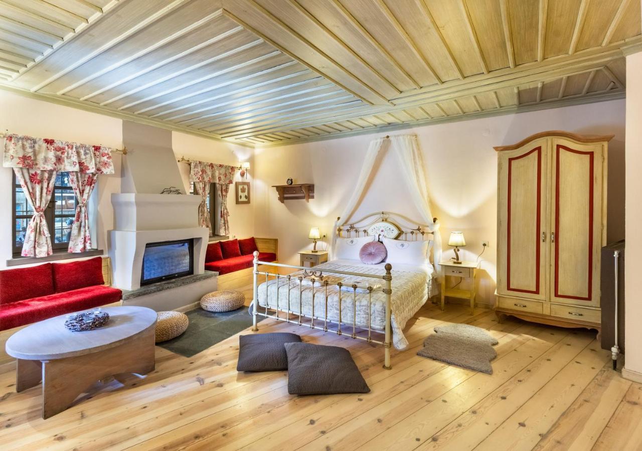 Nikos & Ioulia Guest house *