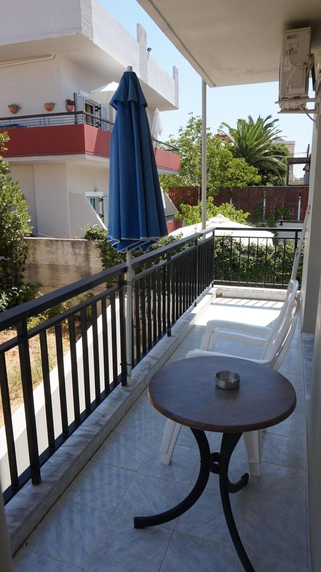 Niriis Aparthotel *