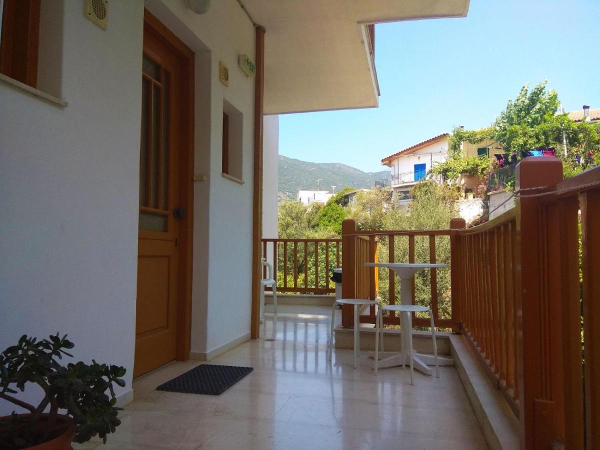 Kostas Studios Apartment