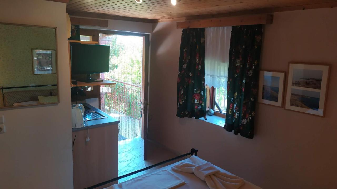 Aiolis Apartment