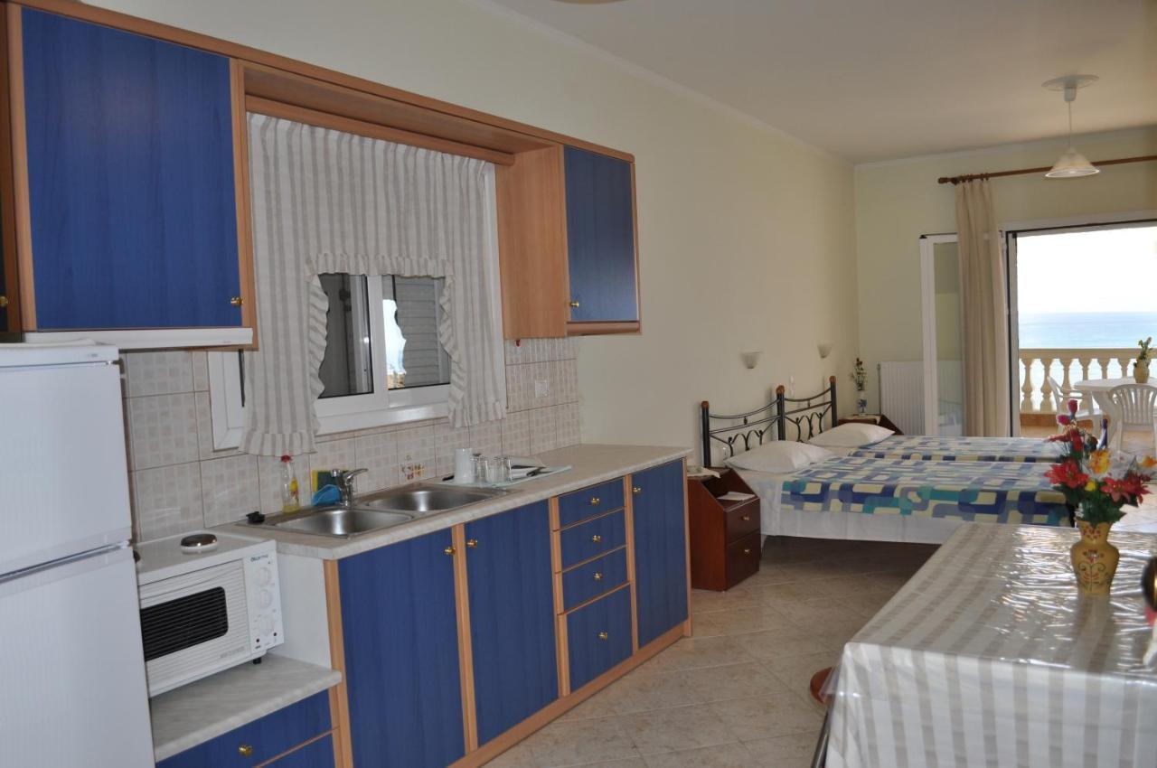 Beachfront House Tolis - Apartment *