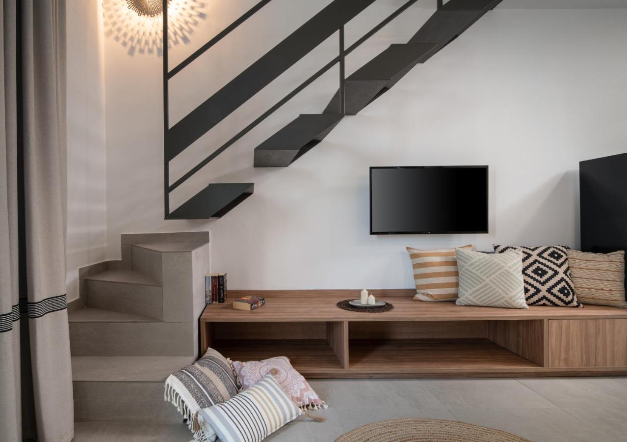 Twins Yard Apartment