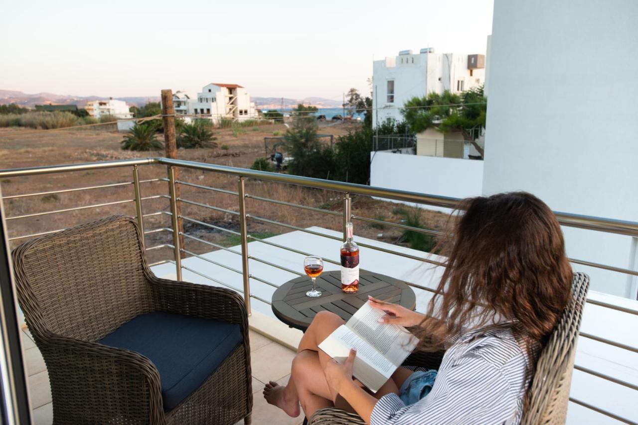 Melia Kokkinos Pirgos