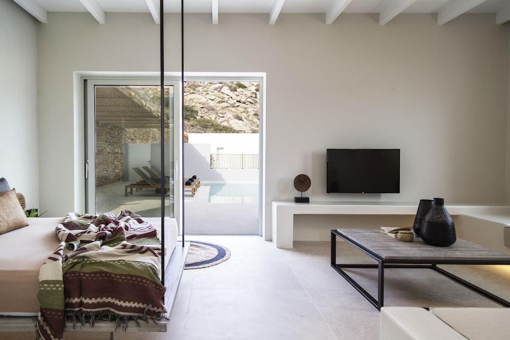 Hide Out Aparthotel Mylopotas