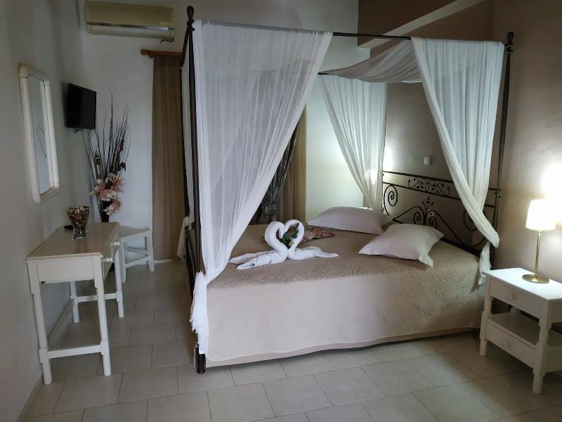 Eleni's Garden & Castello Hotel Alykanas (Zakynthos)
