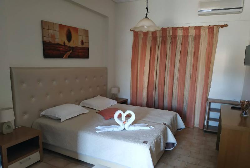 Hotel Eleni's Garden & Castello 3*