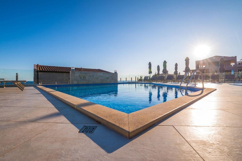 Diamond Hotel 5*