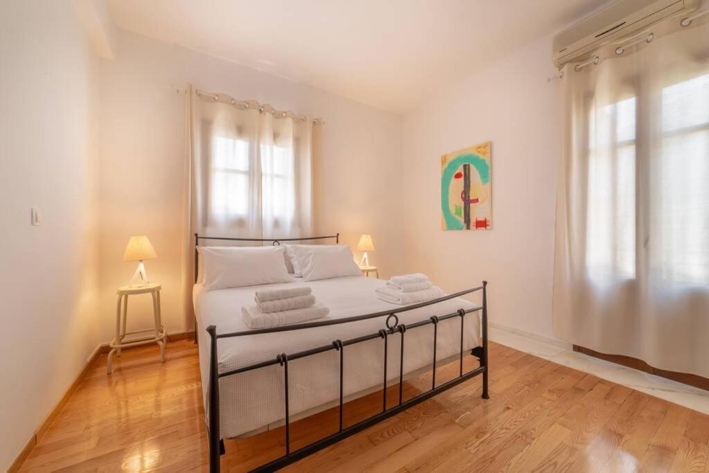 Seaview Stylish Flat In - Walk To Apartment Andros Town
