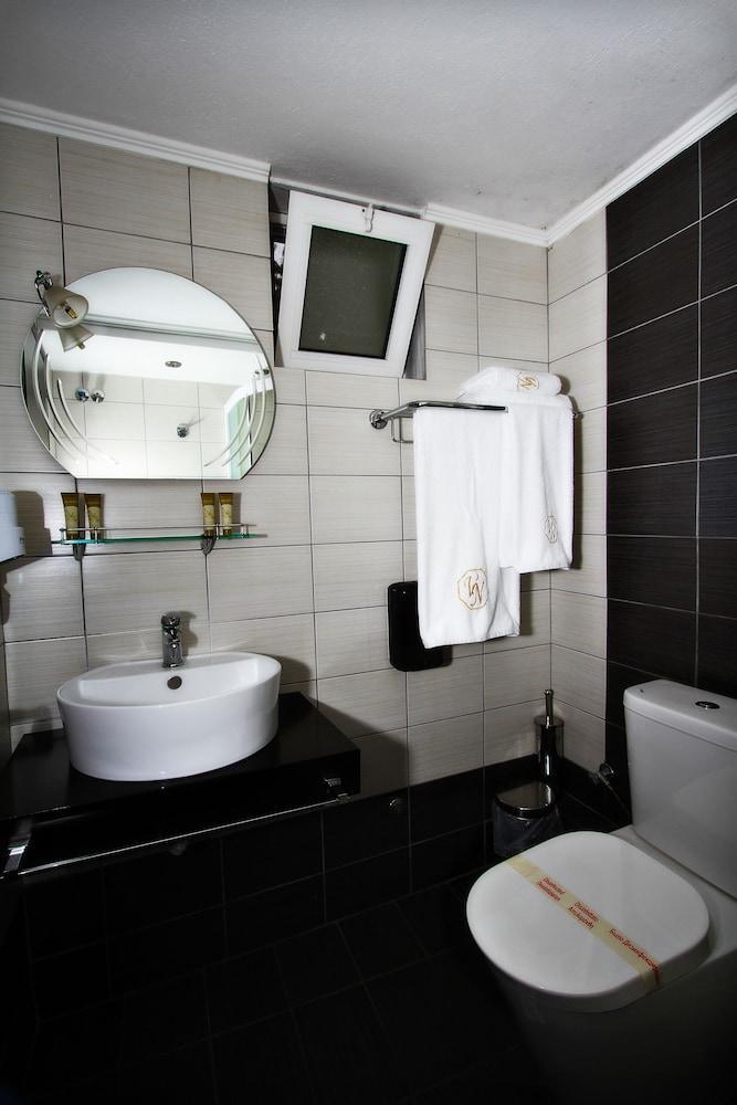 Hotel Nickolas 3*