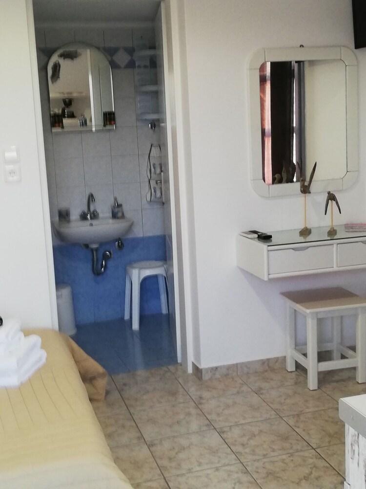 Antonis Guest house