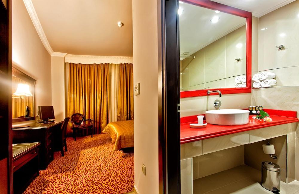 Hotel Kouros 4*