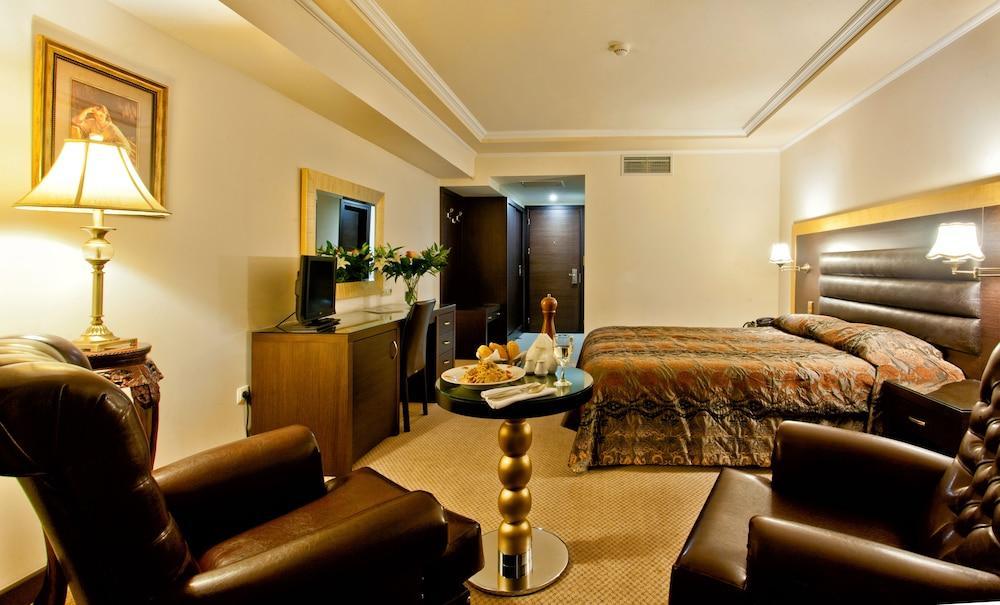 Hotel Kouros 4*