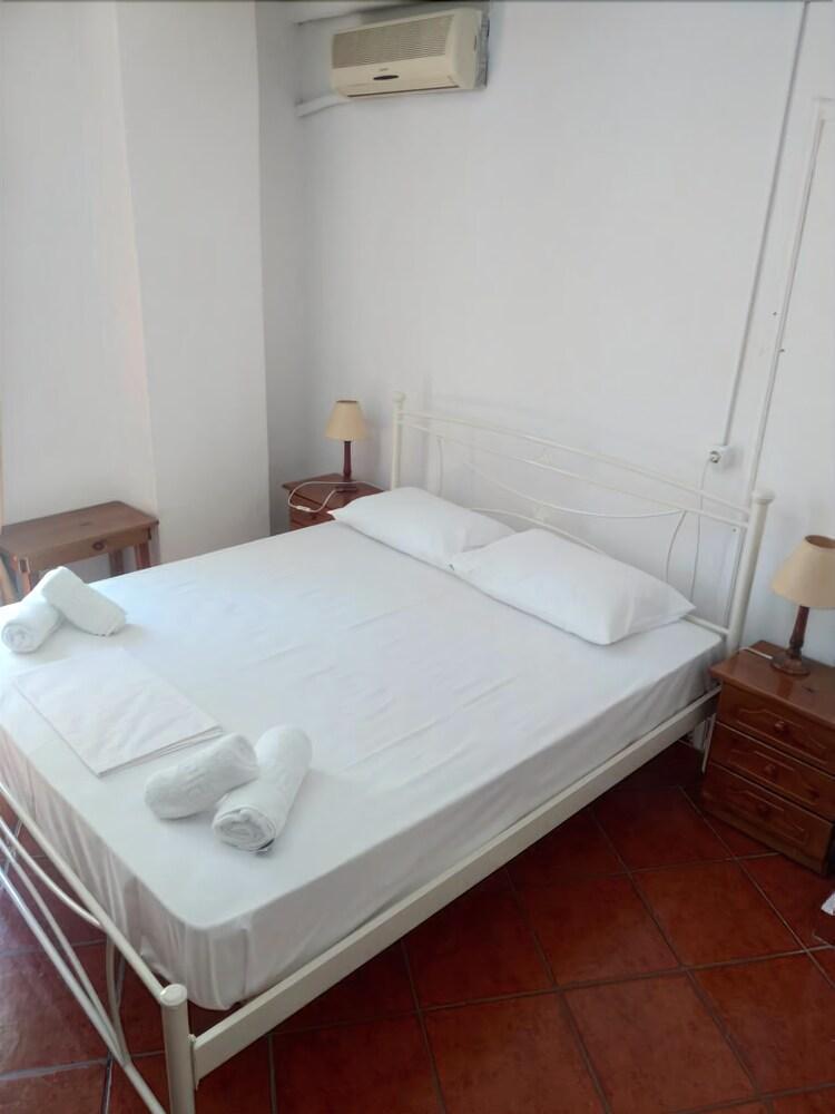 Atlantis Hotel 3*