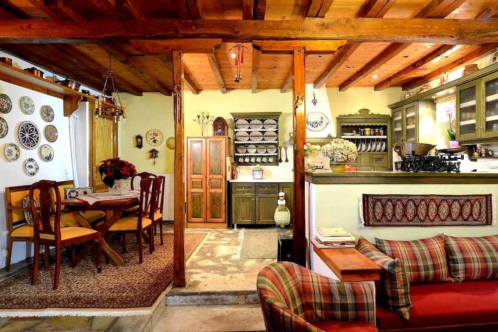 Archontiko Stafylopati Guest house