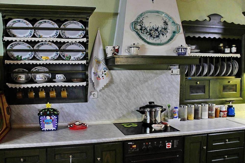 Archontiko Stafylopati Guest house 3*