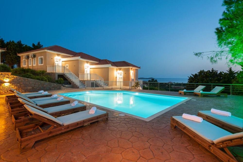 Aparthotel Iliovasilema 3*