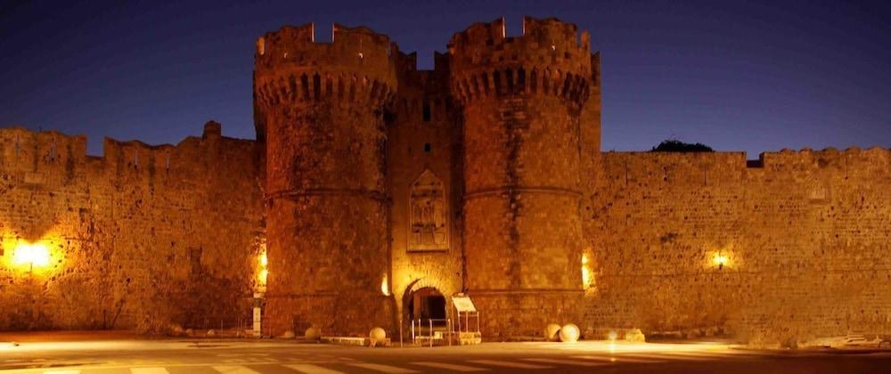 Petrino Aparthotel 4*