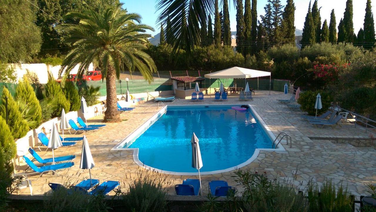 Tina Dassia (Corfu)